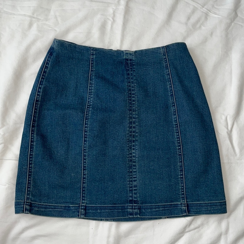 Vestique Fitted Mini Skirt